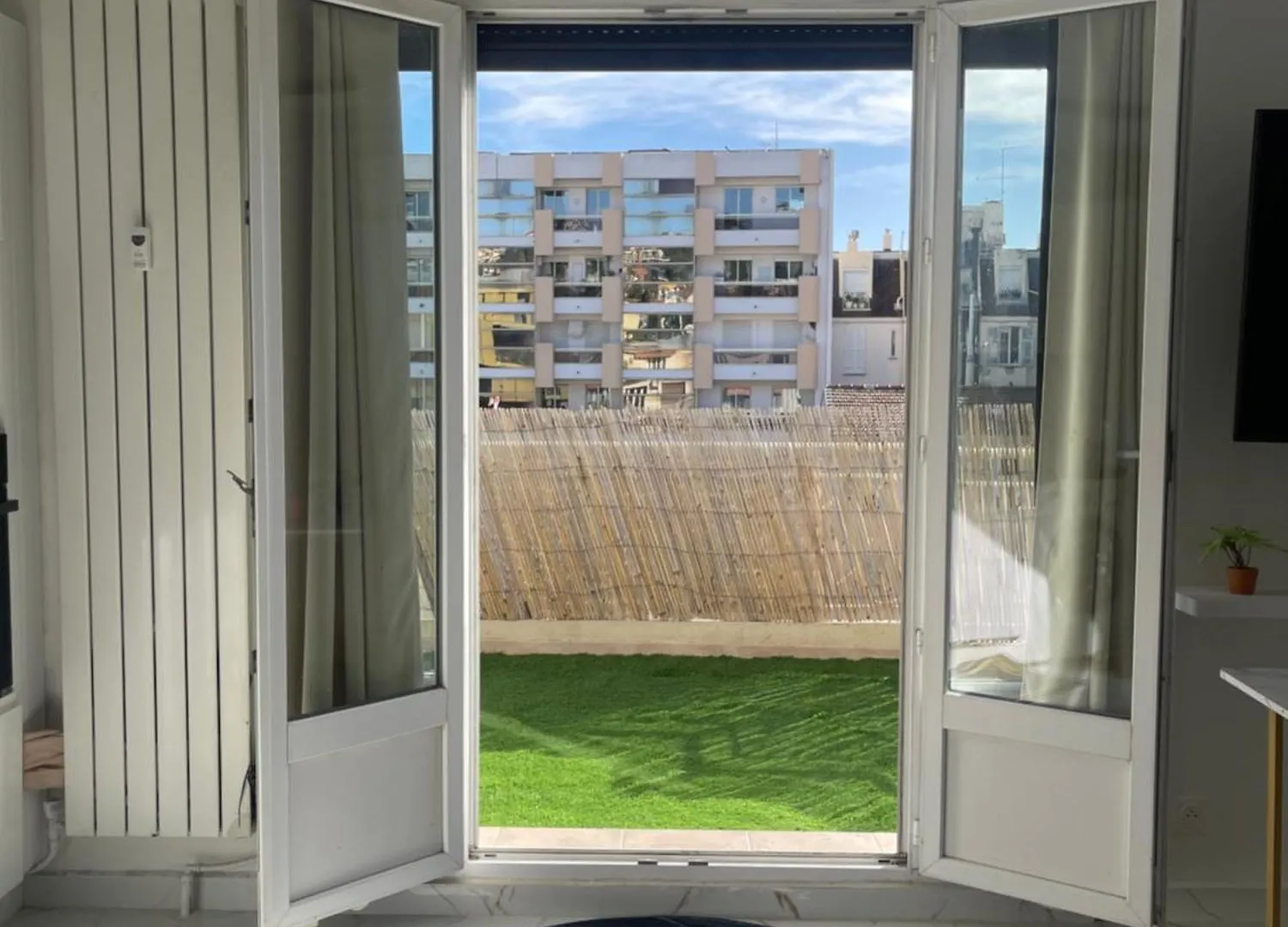 Apartman Cozy Appartment Downtown Nizza 2 Bedroom 1 Min Beach 1 Min Tramway 10Min Airport Air Conditionner