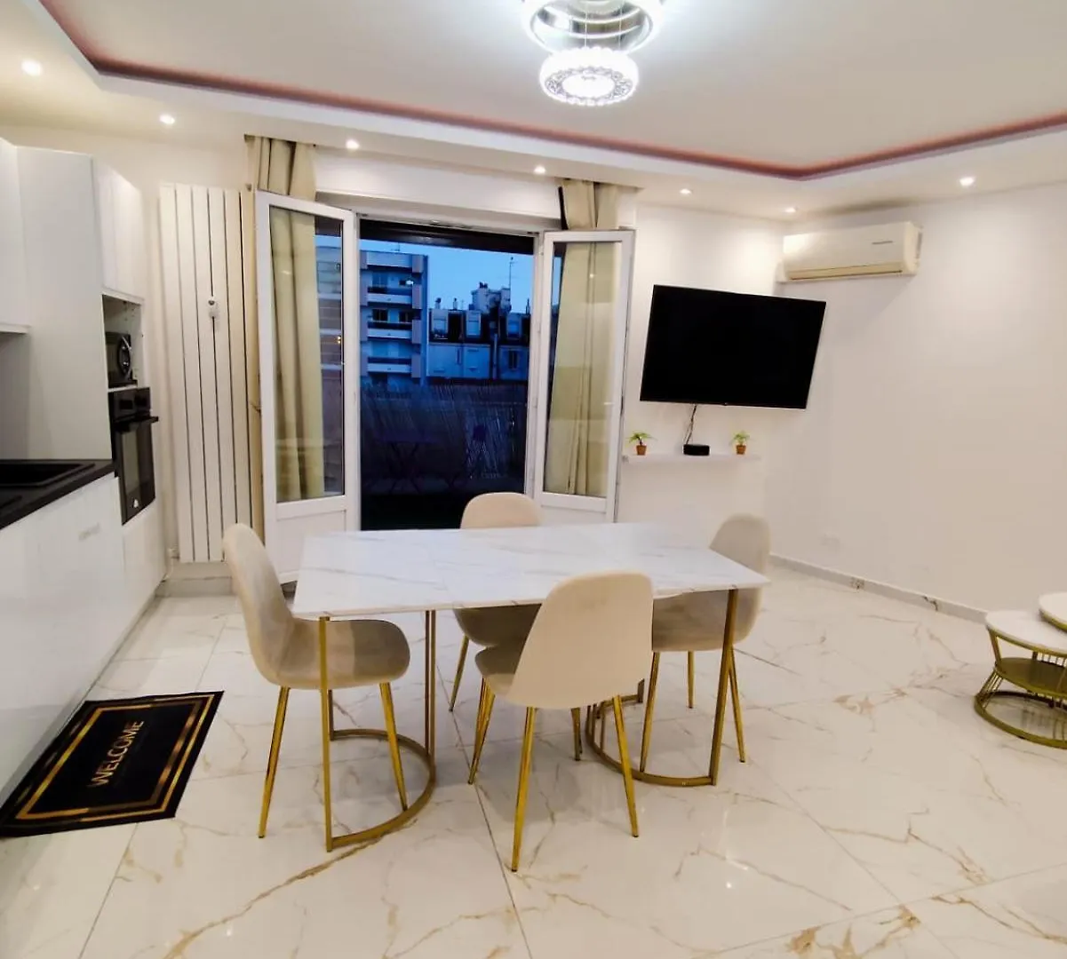 Cozy Appartment Downtown Nizza 2 Bedroom 1 Min Beach 1 Min Tramway 10Min Airport Air Conditionner 0*, Nice