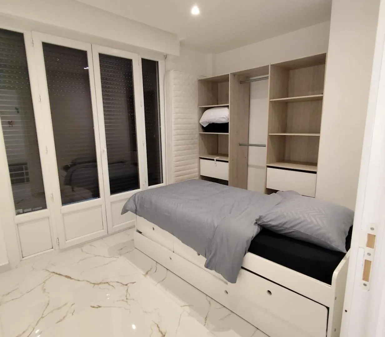 Cozy Appartment Downtown Nizza 2 Bedroom 1 Min Beach 1 Min Tramway 10Min Airport Air Conditionner Franciaország
